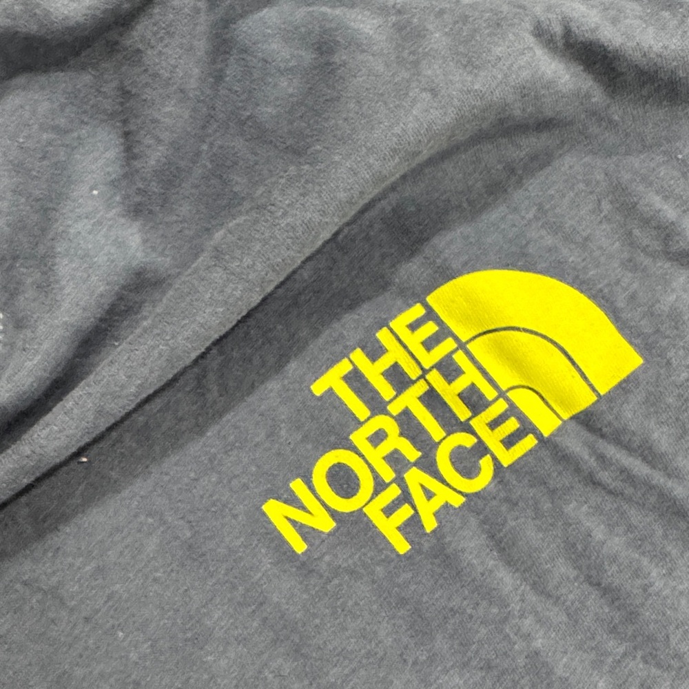 Brand New from StitchFix- The North Face Men's Navy Tee with Yellow Logo - Picture 4 of 5